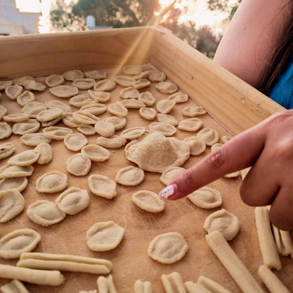 Brindisi_ lezione di cucina e degustazione nell'uliveto2